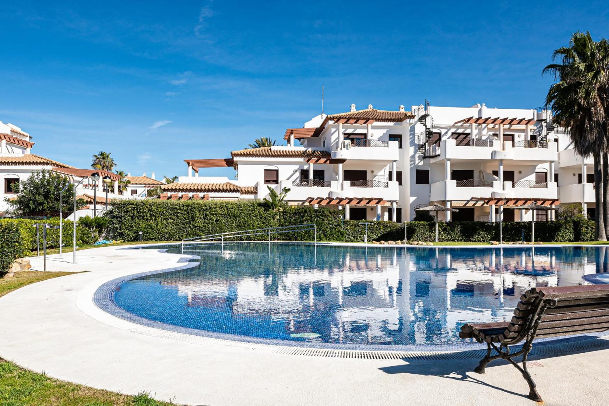 Apartamento Familiar Muy Soleado Cerca De La Playa Y Parking Incluido Chiclana de la Frontera Eksteriør billede