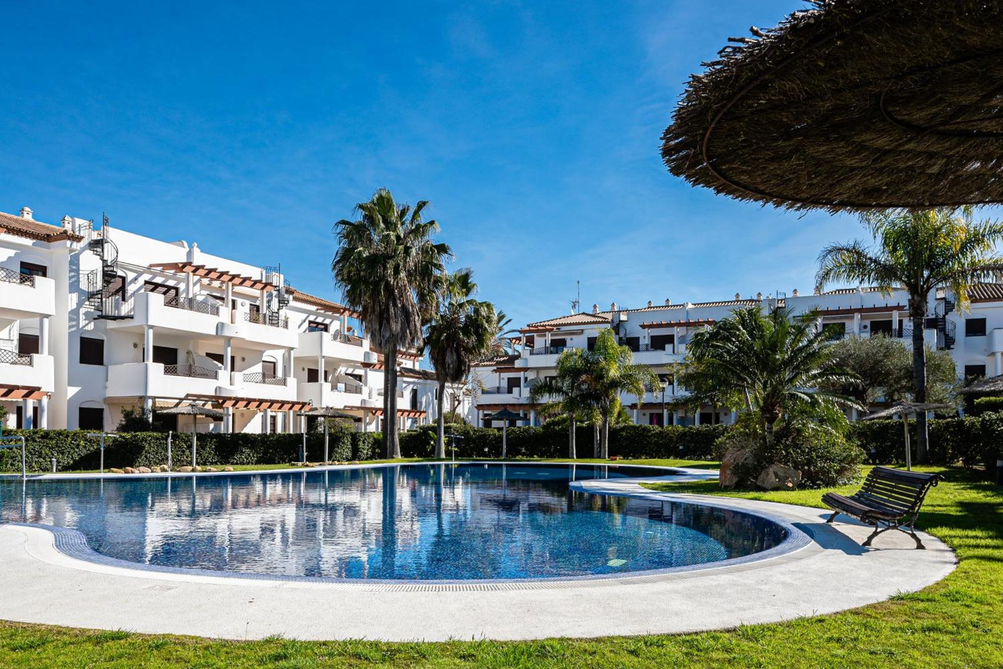 Apartamento Familiar Muy Soleado Cerca De La Playa Y Parking Incluido Chiclana de la Frontera Eksteriør billede