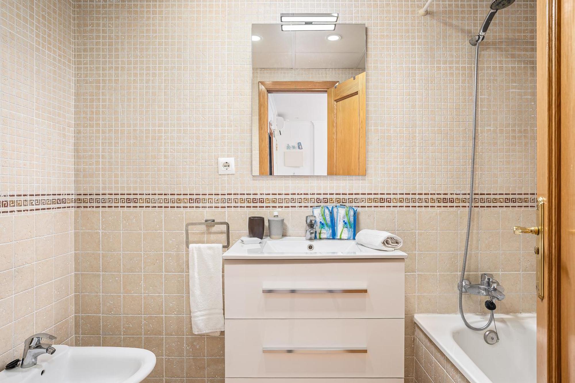 Apartamento Familiar Muy Soleado Cerca De La Playa Y Parking Incluido Chiclana de la Frontera Eksteriør billede